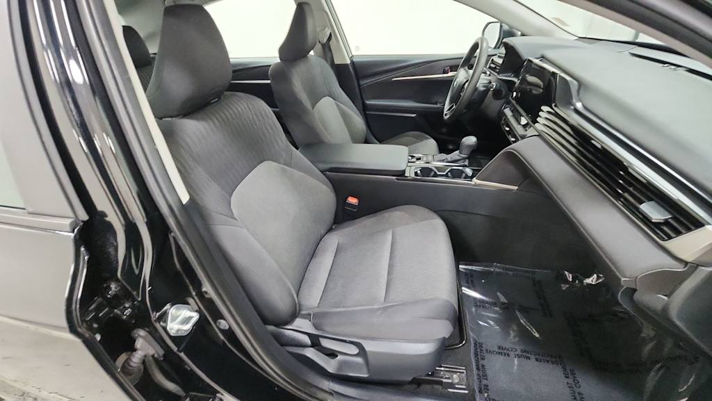 Thumbnail: 2025 Toyota Camry - 31