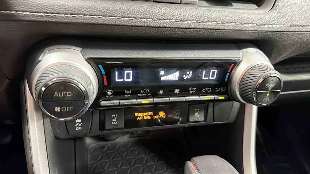 Thumbnail: 2021 Toyota RAV4 - 28