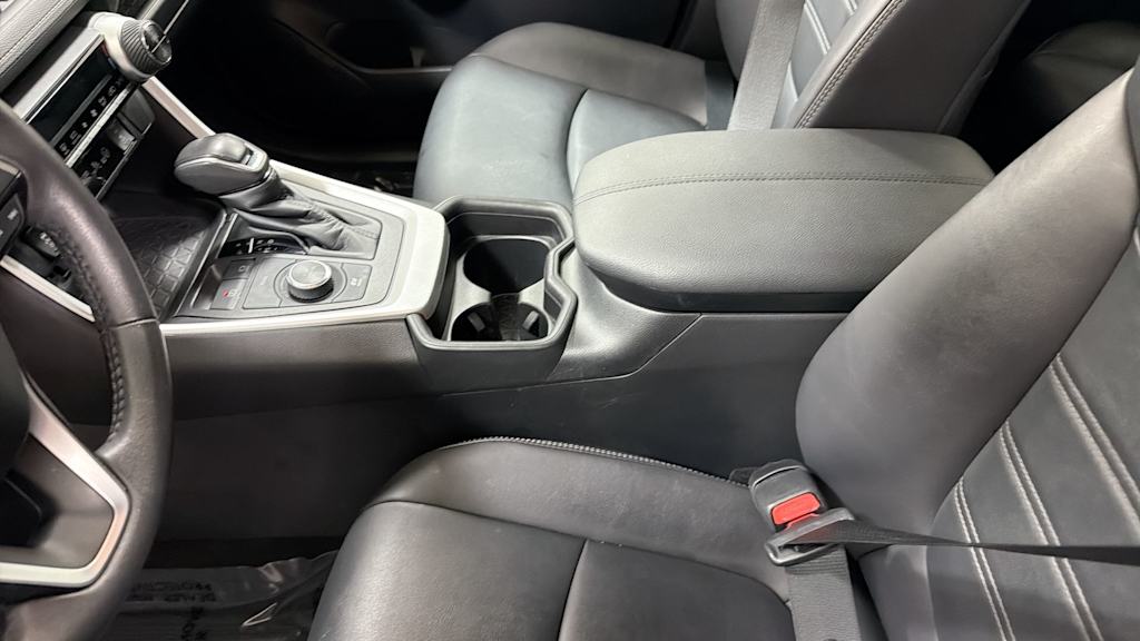 Thumbnail: 2021 Toyota RAV4 - 12