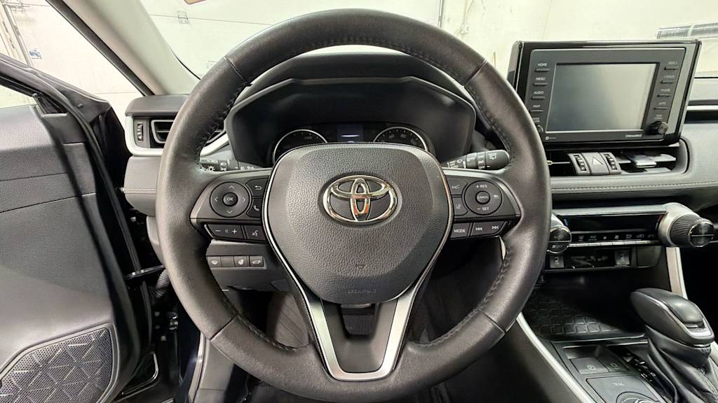 Thumbnail: 2021 Toyota RAV4 - 10