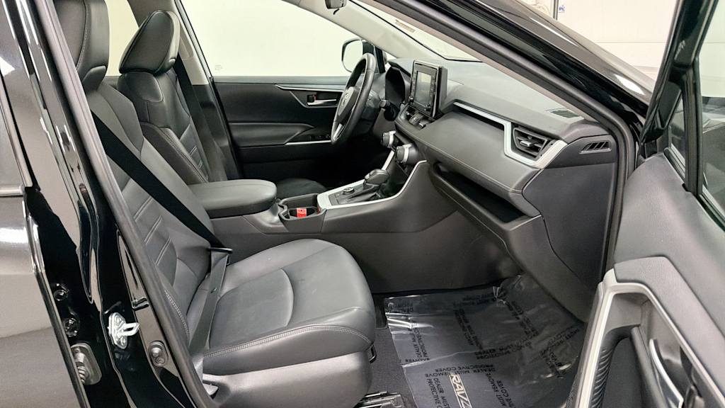 Thumbnail: 2021 Toyota RAV4 - 31