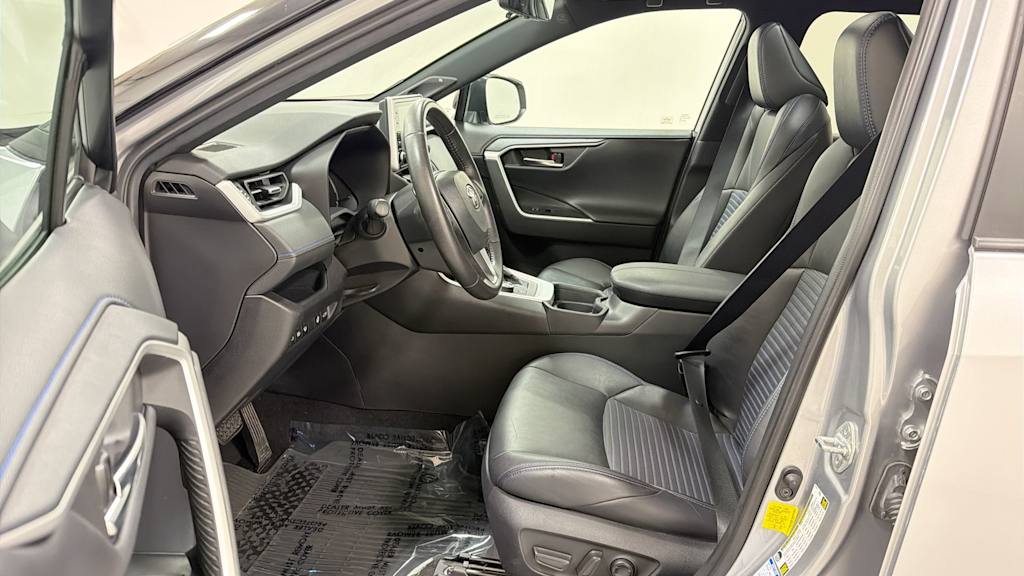 Thumbnail: 2021 Toyota RAV4 - 10
