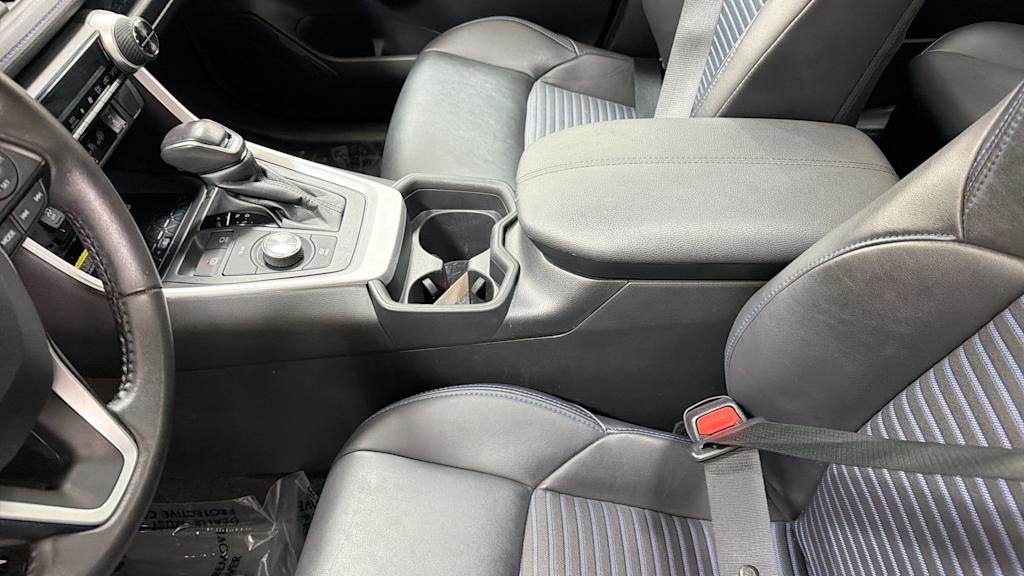 Thumbnail: 2021 Toyota RAV4 - 11