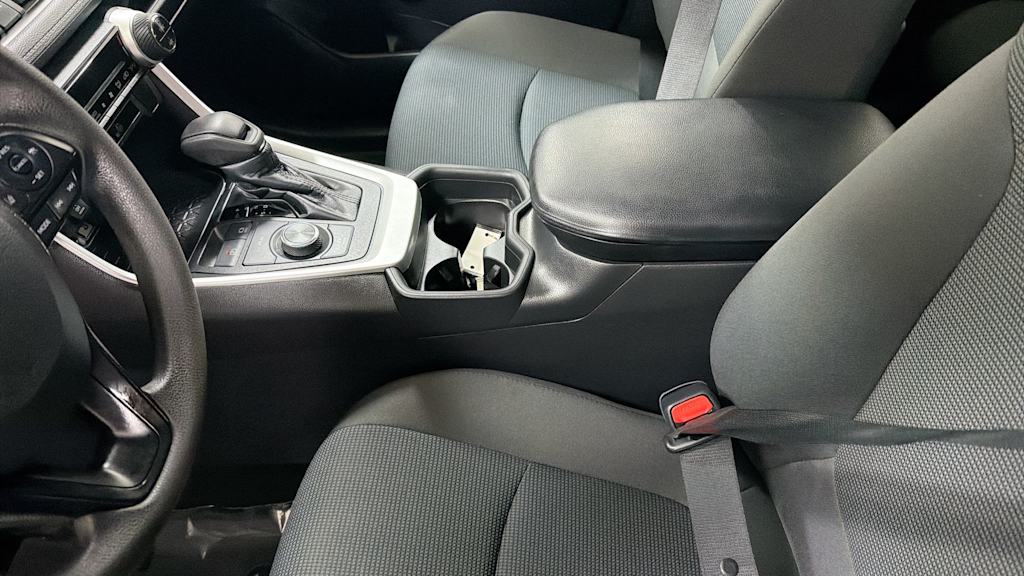 Thumbnail: 2021 Toyota RAV4 - 11