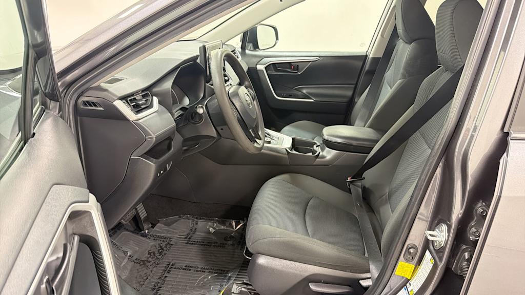 Thumbnail: 2021 Toyota RAV4 - 10