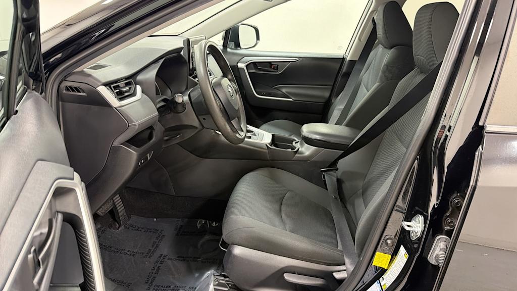 Thumbnail: 2021 Toyota RAV4 - 10