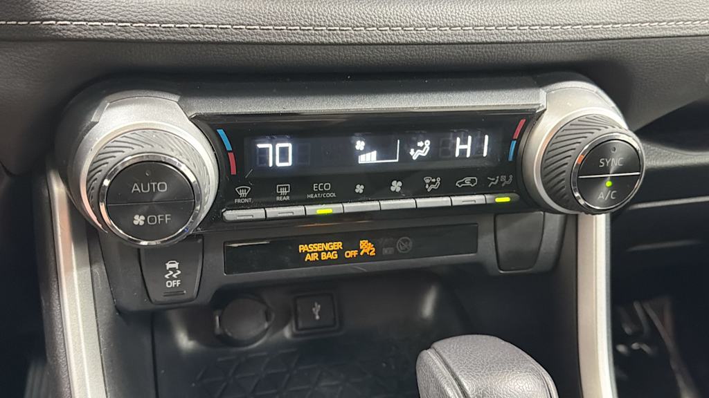 Thumbnail: 2021 Toyota RAV4 - 28