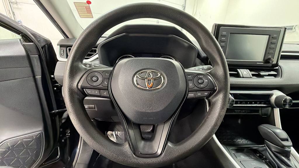 Thumbnail: 2021 Toyota RAV4 - 9