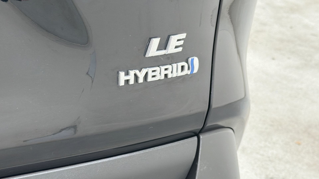 Thumbnail: 2021 Toyota RAV4 - 6