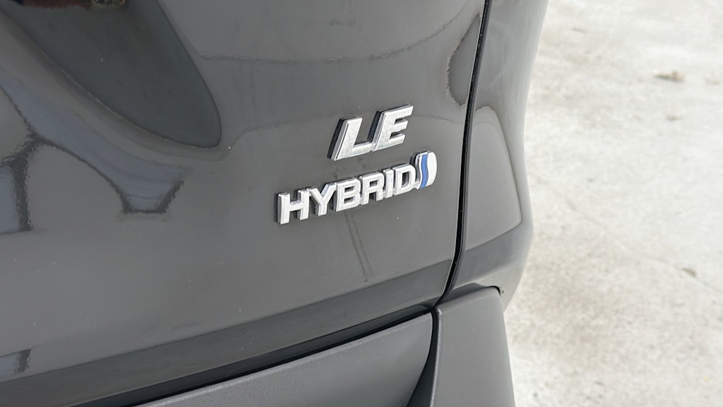 Thumbnail: 2021 Toyota RAV4 - 6