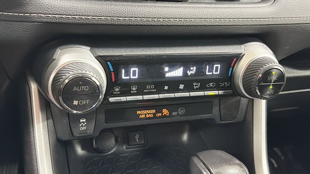 Thumbnail: 2021 Toyota RAV4 - 28