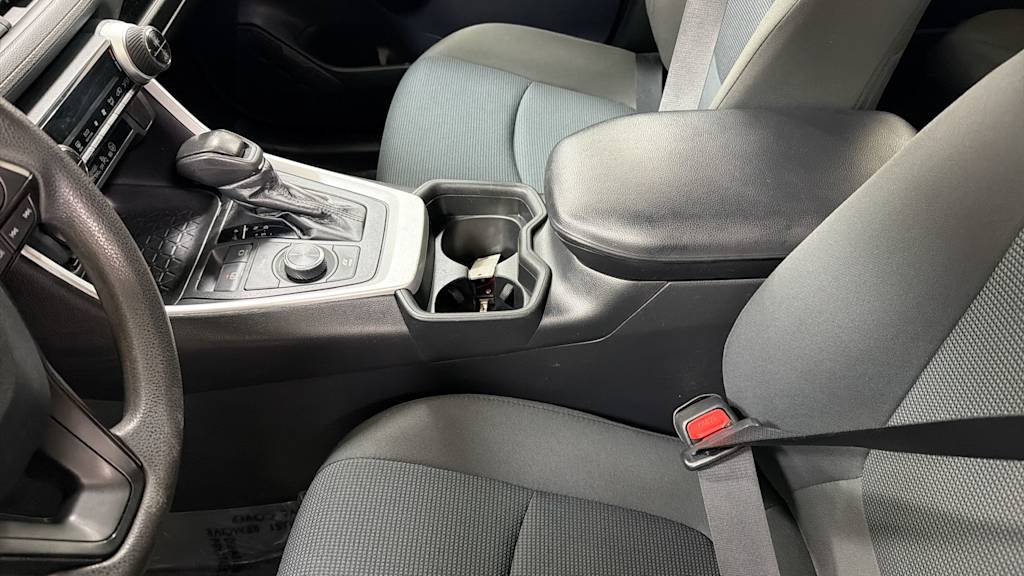 Thumbnail: 2021 Toyota RAV4 - 11