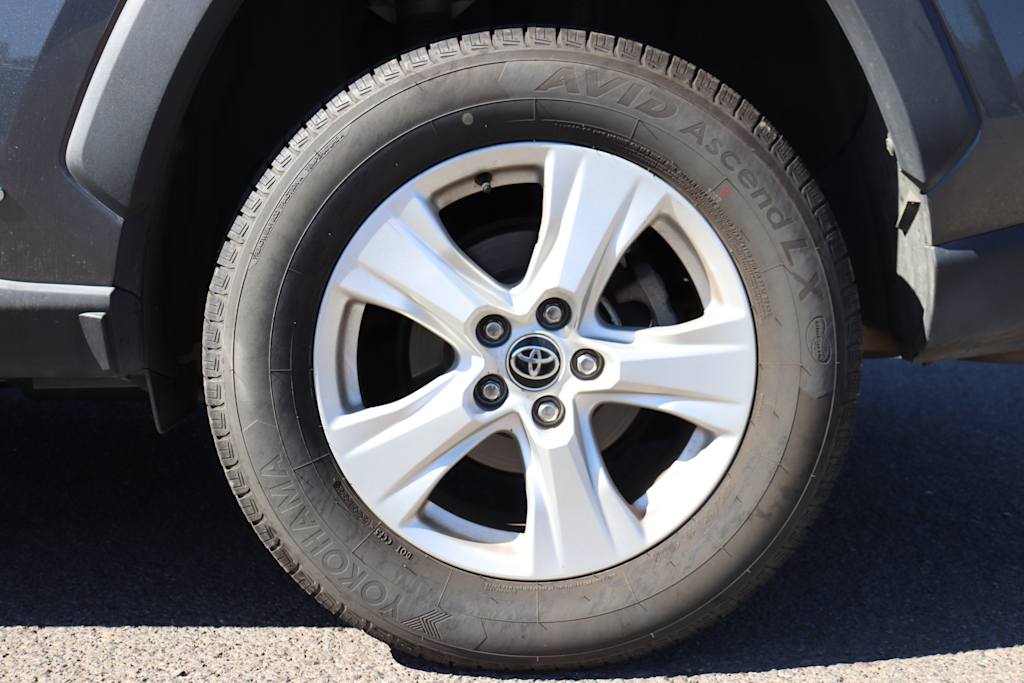 Thumbnail: 2021 Toyota RAV4 - 6