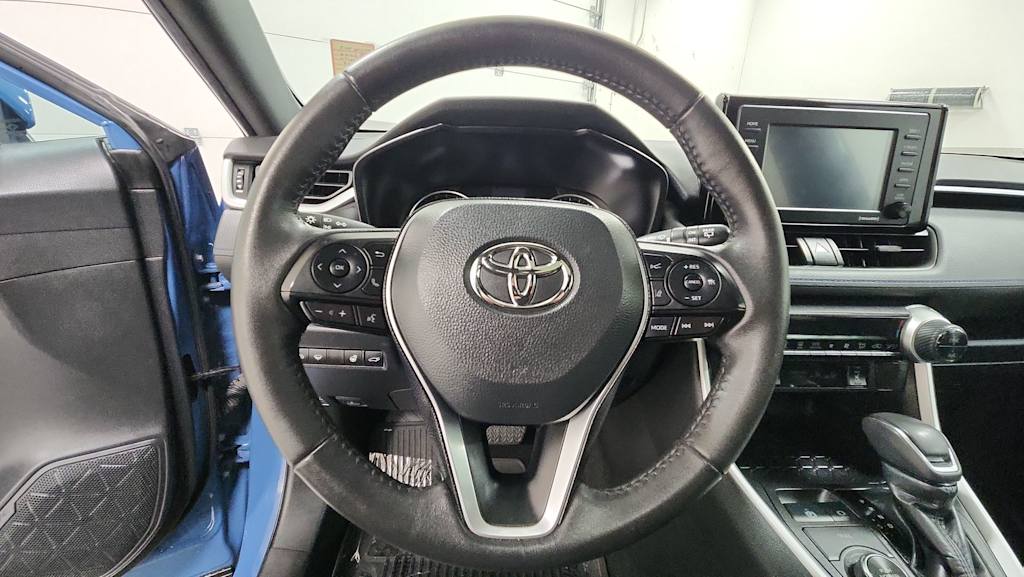 Thumbnail: 2022 Toyota RAV4 - 9