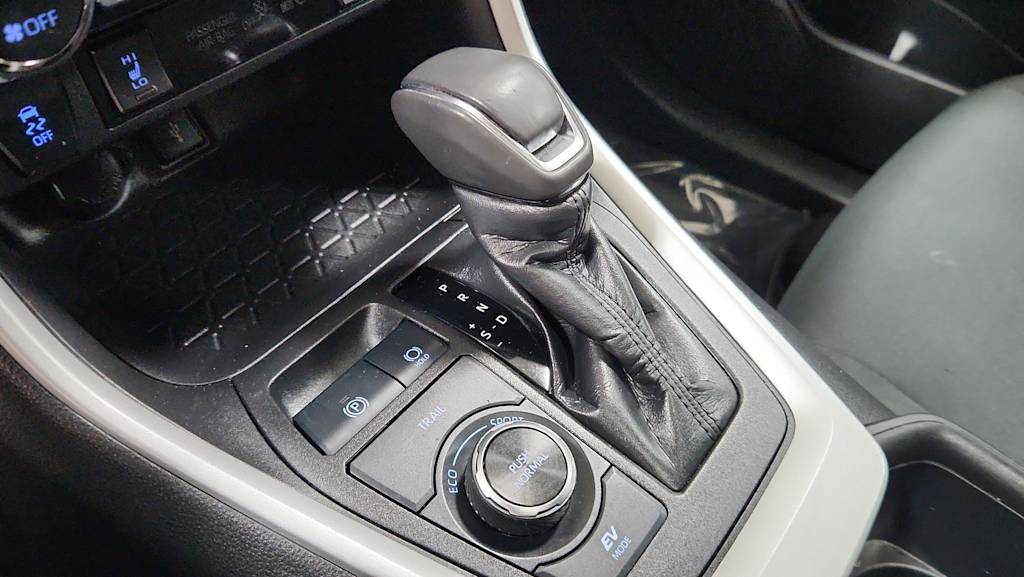 Thumbnail: 2022 Toyota RAV4 - 15