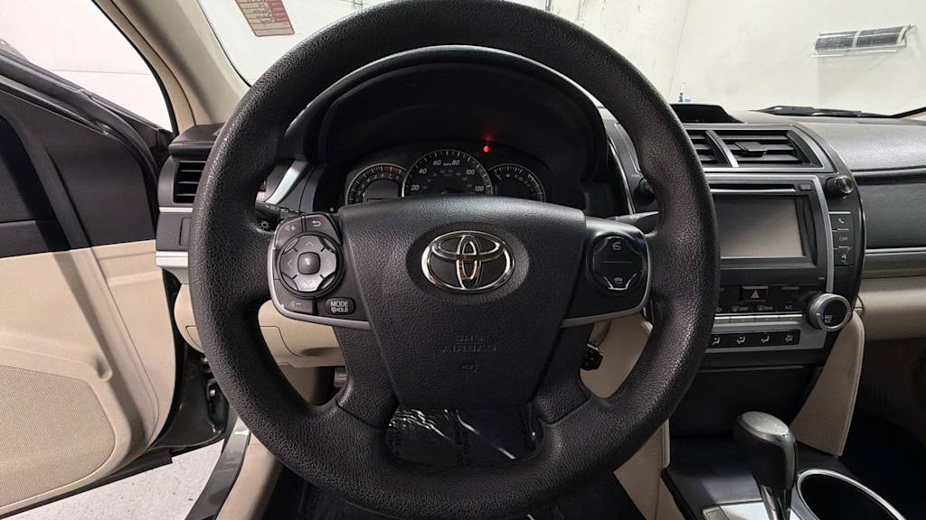 Thumbnail: 2014 Toyota Camry - 10