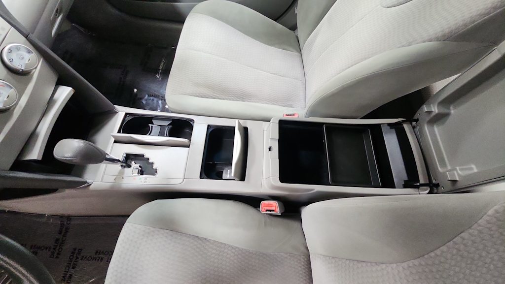 Thumbnail: 2011 Toyota Camry - 28