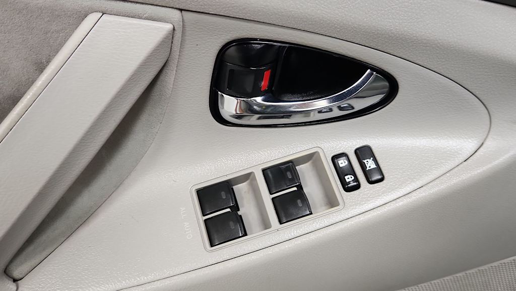 Thumbnail: 2011 Toyota Camry - 26