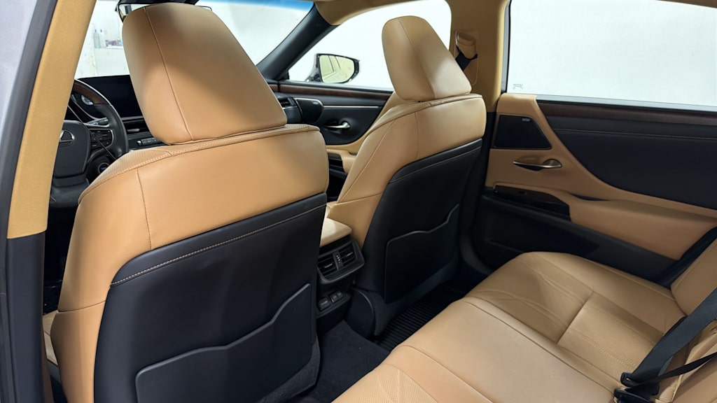 Thumbnail: 2022 Lexus ES - 30
