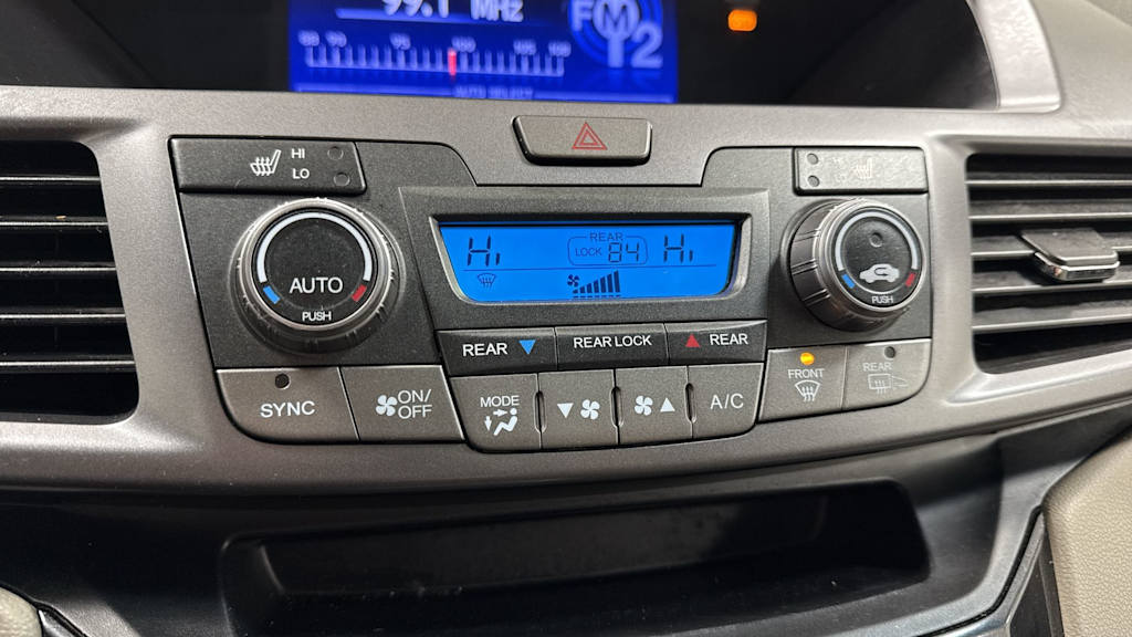 Thumbnail: 2012 Honda Odyssey - 26