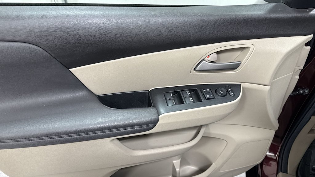 Thumbnail: 2012 Honda Odyssey - 24