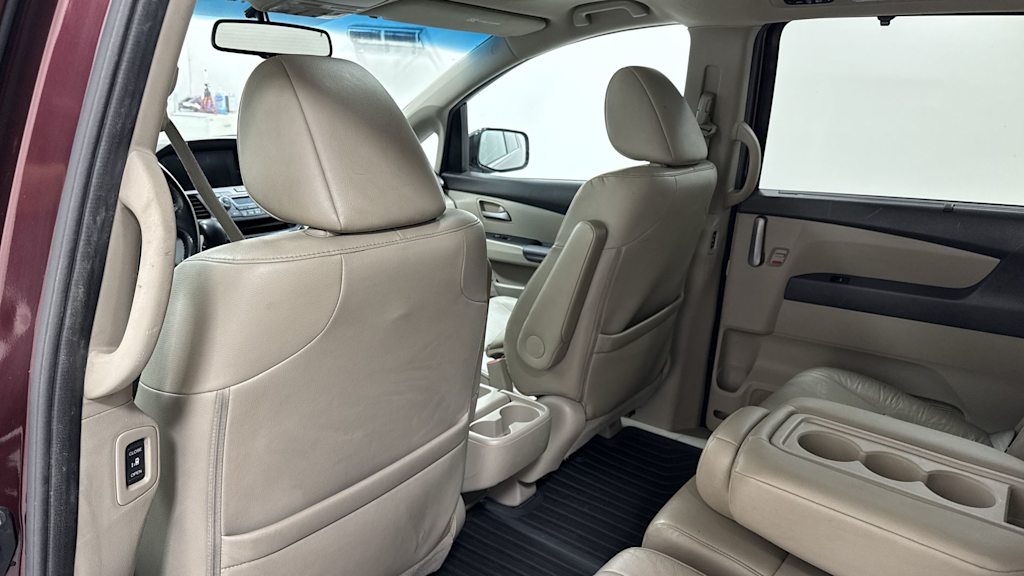 Thumbnail: 2012 Honda Odyssey - 29