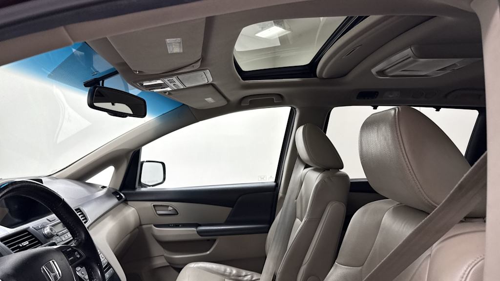 Thumbnail: 2012 Honda Odyssey - 27