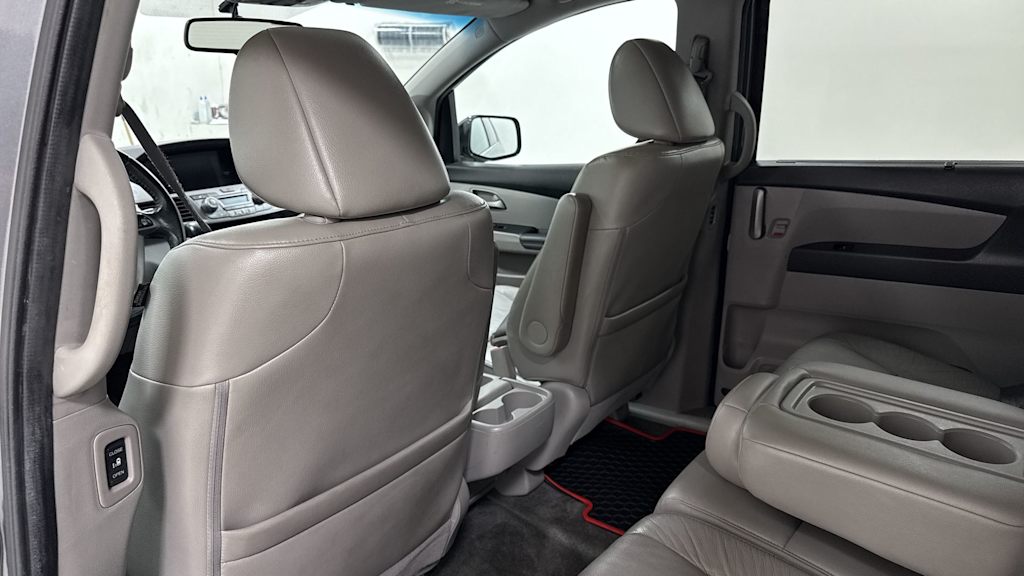 Thumbnail: 2012 Honda Odyssey - 31