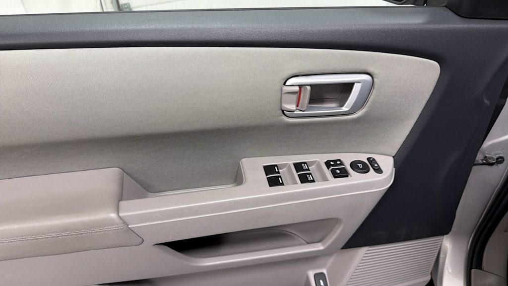 Thumbnail: 2013 Honda Pilot - 26