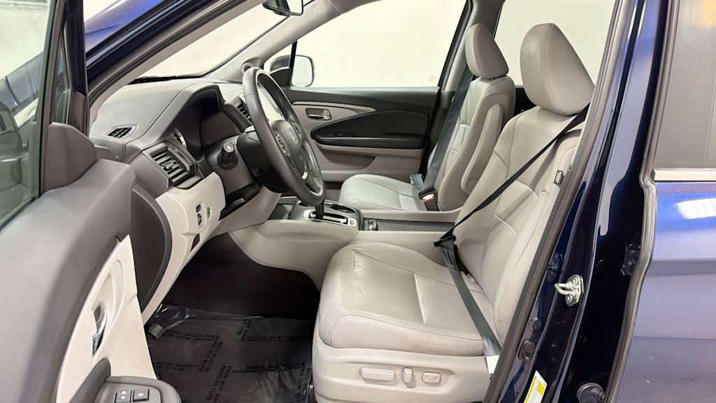 Thumbnail: 2018 Honda Pilot - 10