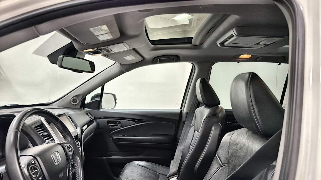Thumbnail: 2016 Honda Pilot - 12