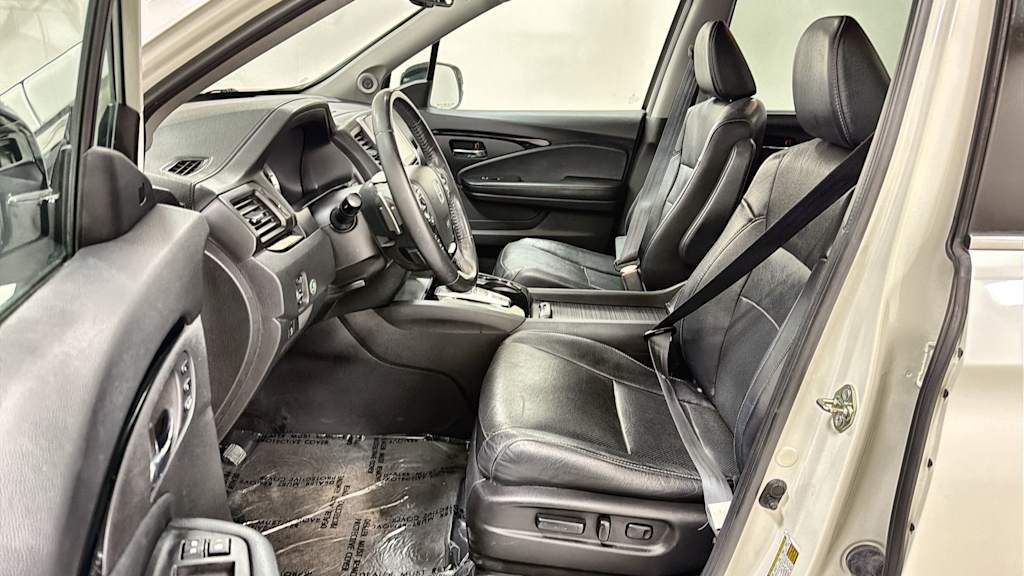 Thumbnail: 2016 Honda Pilot - 11