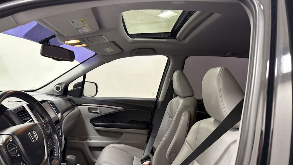 Thumbnail: 2016 Honda Pilot - 12