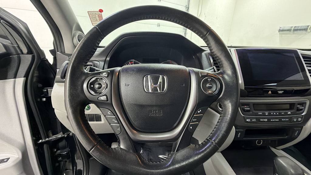 Thumbnail: 2016 Honda Pilot - 10
