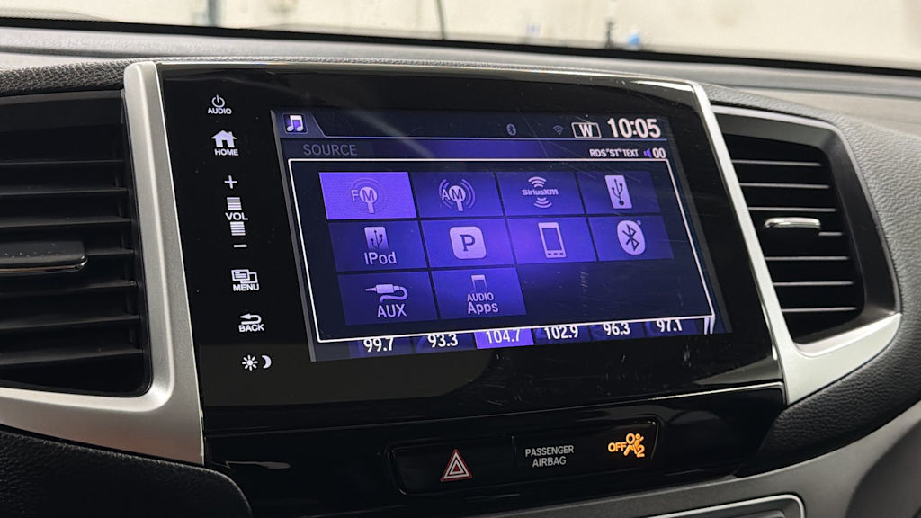 Thumbnail: 2017 Honda Pilot - 15