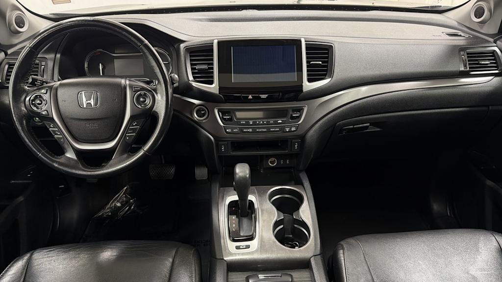 Thumbnail: 2017 Honda Pilot - 14