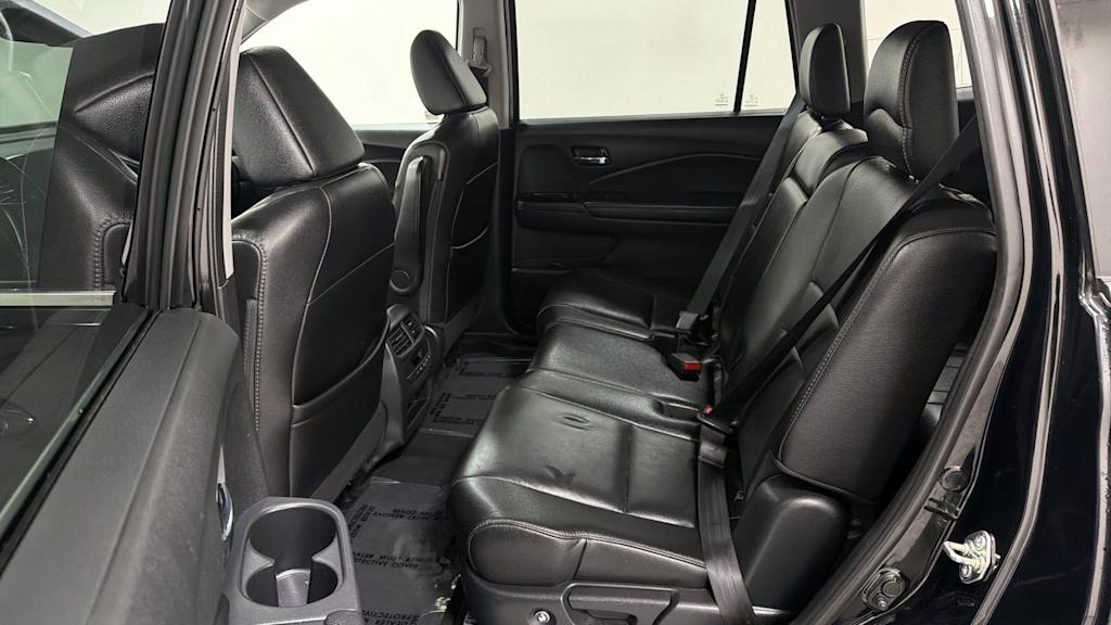 Thumbnail: 2017 Honda Pilot - 13