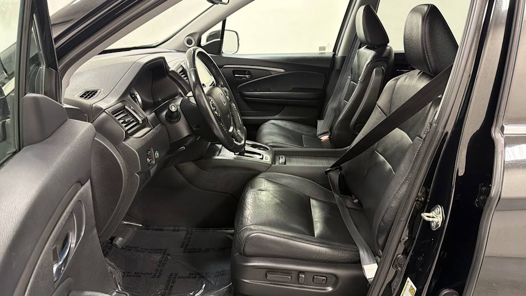 Thumbnail: 2017 Honda Pilot - 11