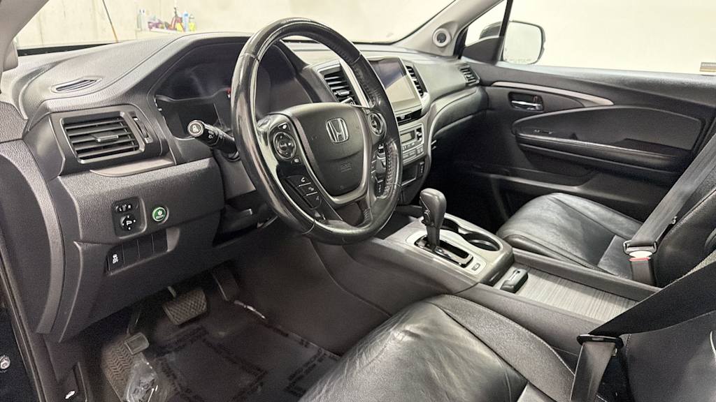 Thumbnail: 2017 Honda Pilot - 2