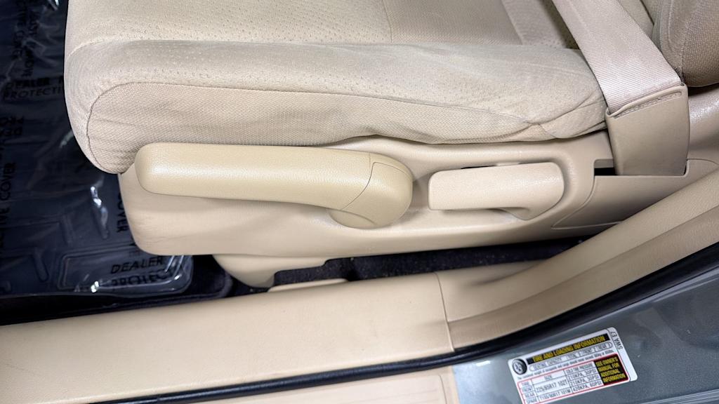 Thumbnail: 2011 Honda CR-V - 24