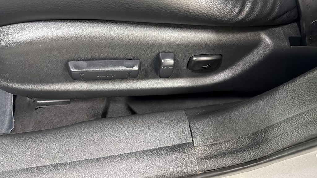 Thumbnail: 2011 Honda Accord Crosstour - 25