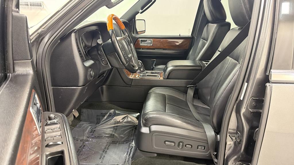 Thumbnail: 2016 Lincoln Navigator - 11