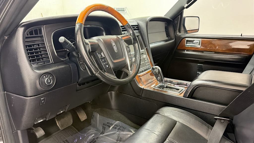 Thumbnail: 2016 Lincoln Navigator - 2