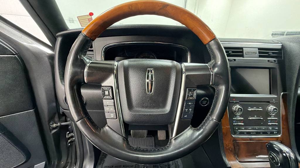 Thumbnail: 2016 Lincoln Navigator - 10