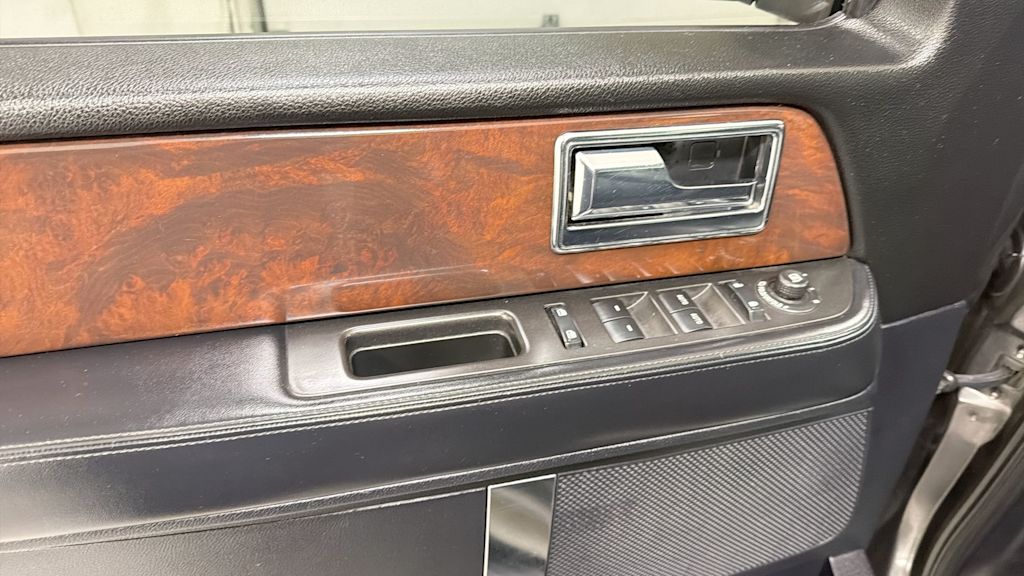 Thumbnail: 2016 Lincoln Navigator - 25