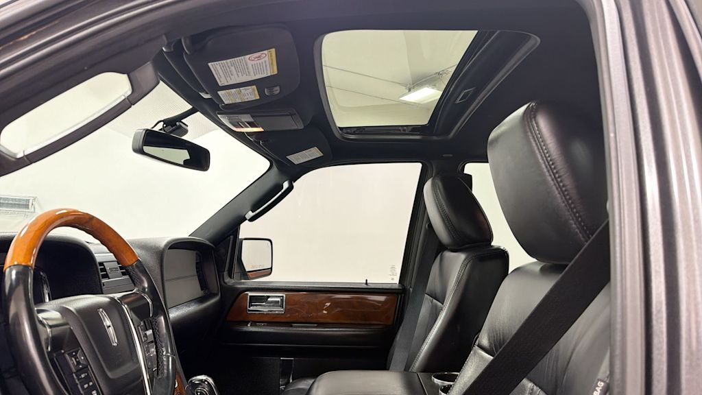 Thumbnail: 2016 Lincoln Navigator - 12