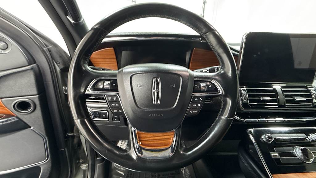 Thumbnail: 2019 Lincoln Navigator - 9