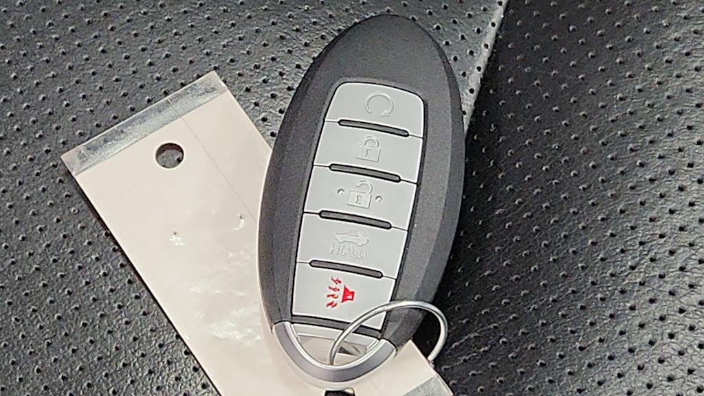 Thumbnail: 2019 Nissan Rogue - 17