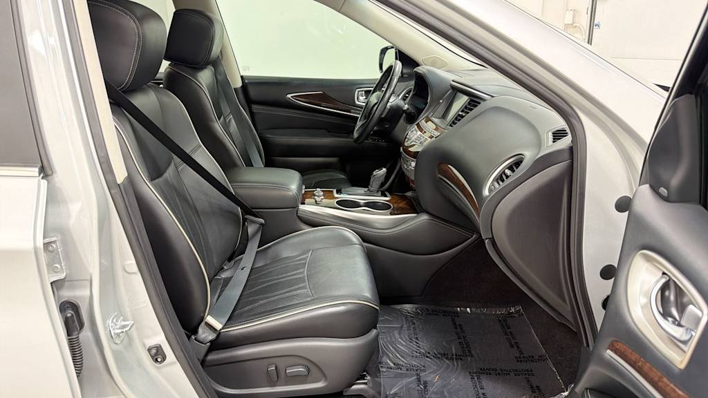 Thumbnail: 2017 INFINITI QX60 - 32