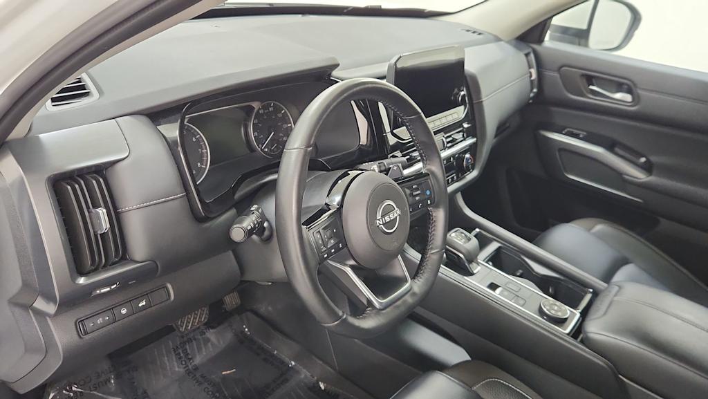Thumbnail: 2024 Nissan Pathfinder - 2